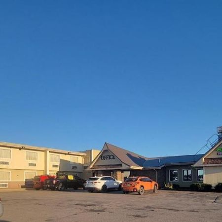 Days Inn By Wyndham West Branch Iowa City Area Kültér fotó
