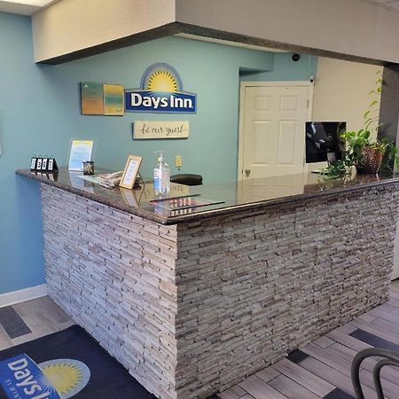 Days Inn By Wyndham West Branch Iowa City Area Kültér fotó