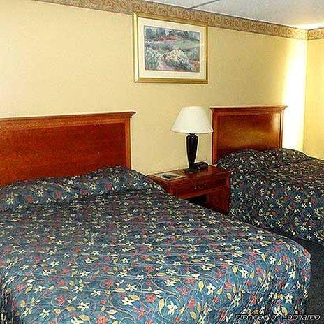 Days Inn By Wyndham West Branch Iowa City Area Szoba fotó
