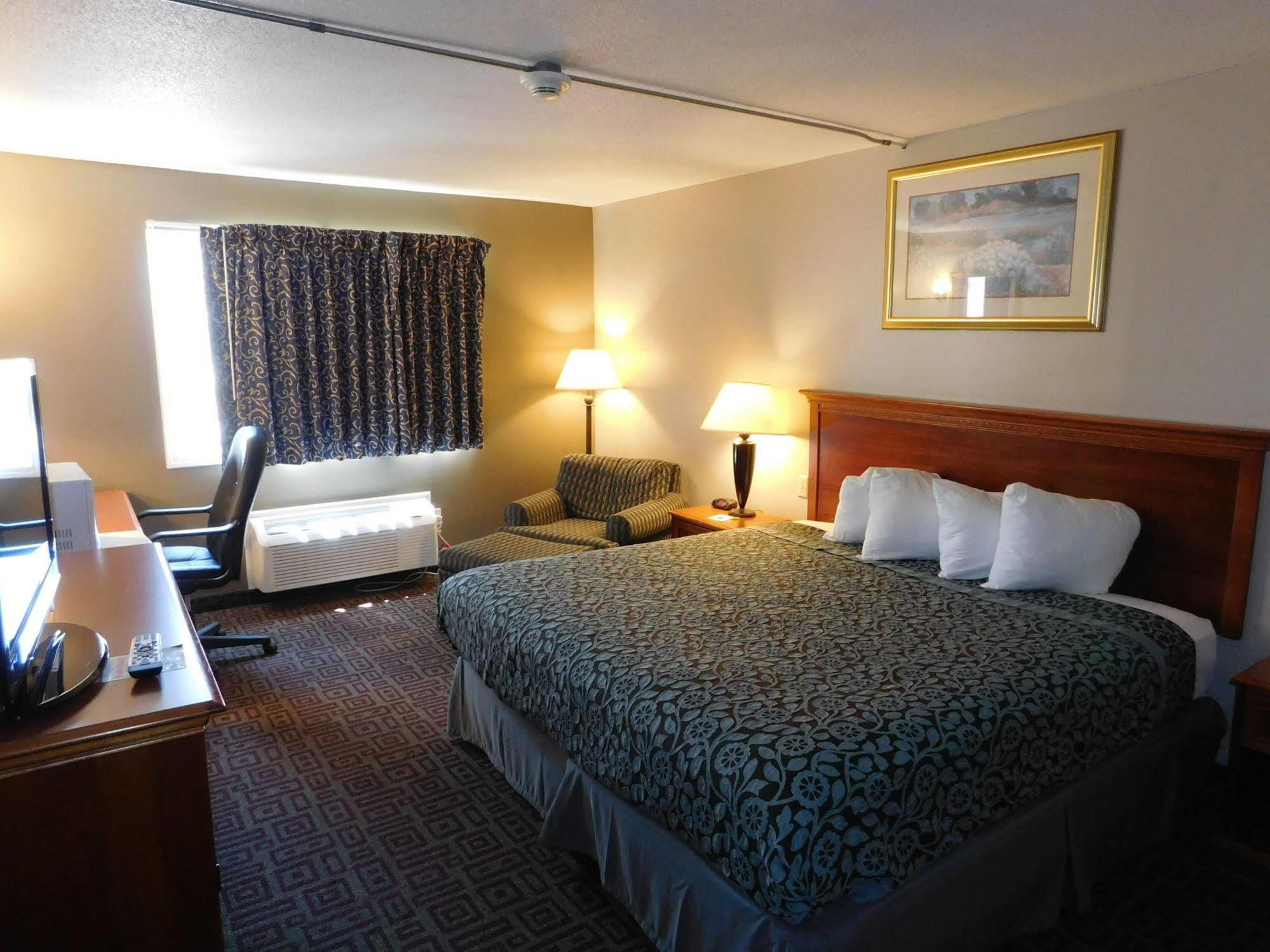 Days Inn By Wyndham West Branch Iowa City Area Kültér fotó