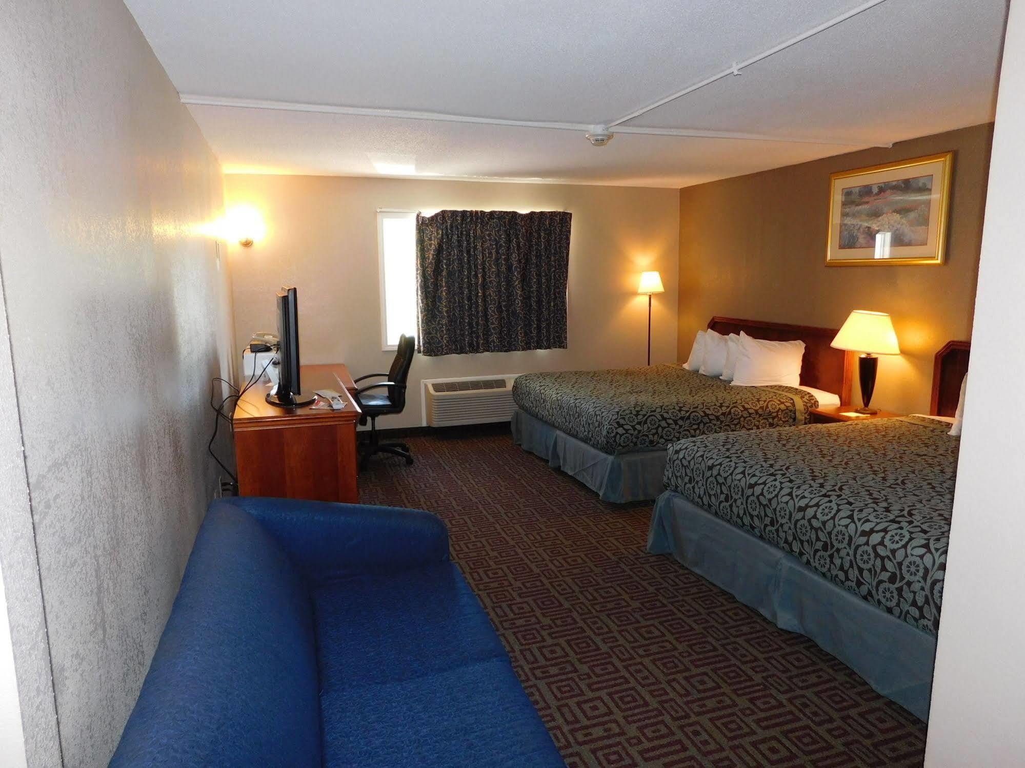 Days Inn By Wyndham West Branch Iowa City Area Kültér fotó